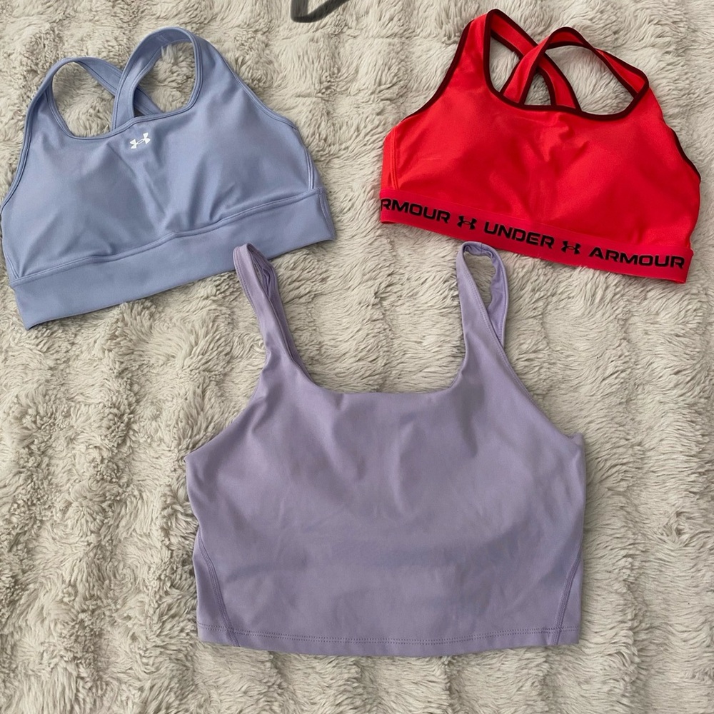 New Women’s sports bras. Size L